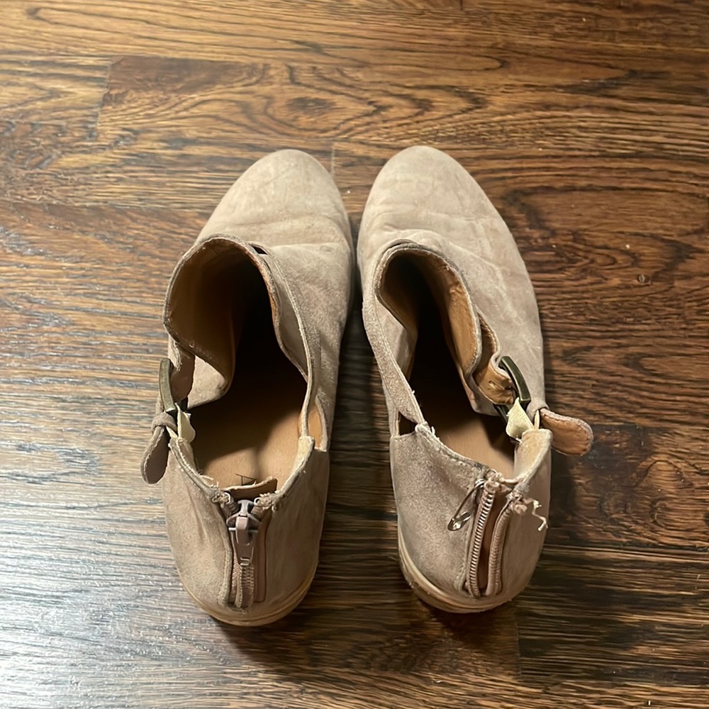 Dress boots